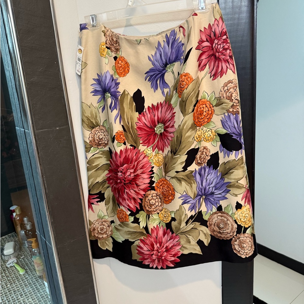 Talbots Red and Pink Midi Pencil Skirt Resort Wear - Picture 5 of 7